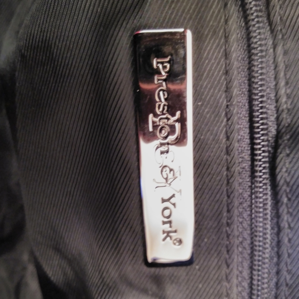 Purses - Picture 4 of 6